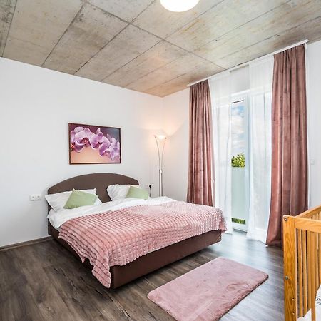 Апартаменты Perla Hradce 401 Градец-Кралове Экстерьер фото
