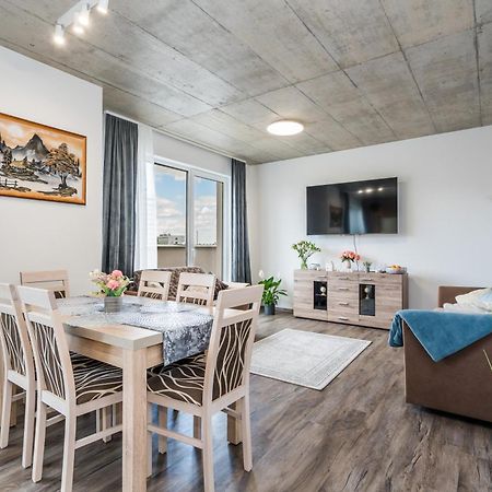 Апартаменты Perla Hradce 401 Градец-Кралове Экстерьер фото