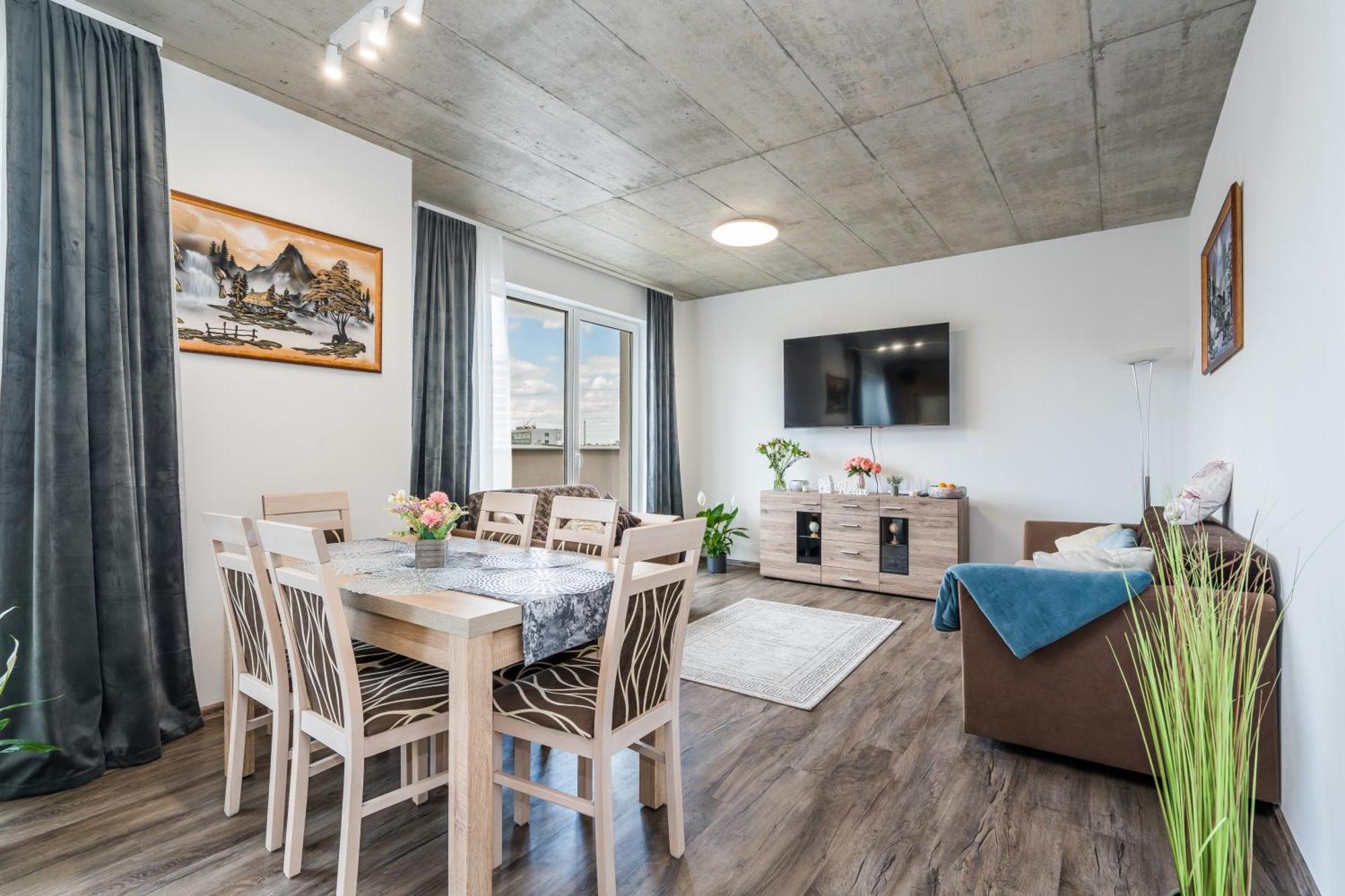 Апартаменты Perla Hradce 401 Градец-Кралове Экстерьер фото