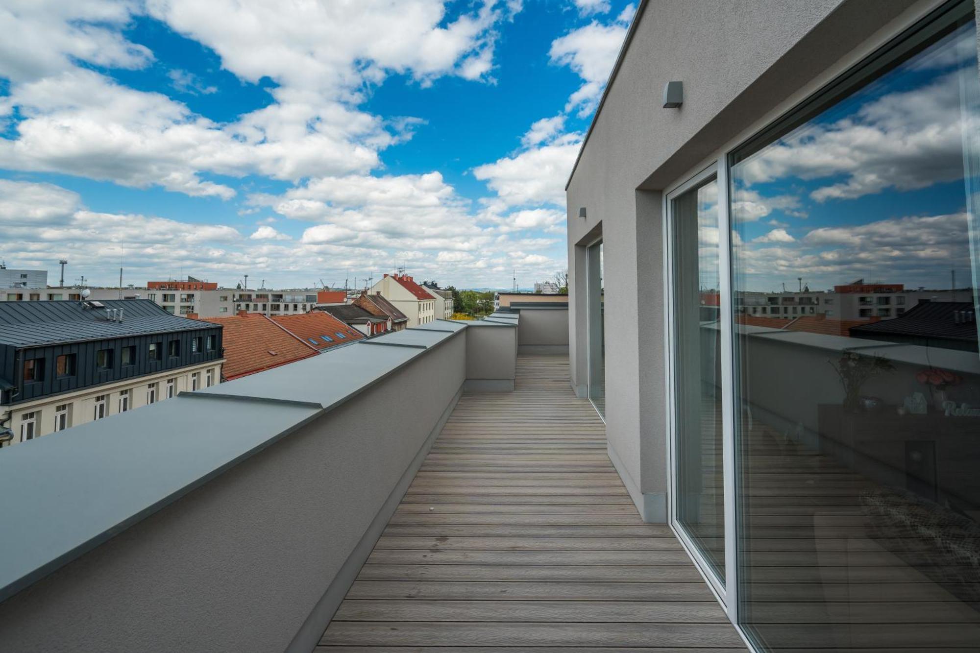 Апартаменты Perla Hradce 401 Градец-Кралове Экстерьер фото