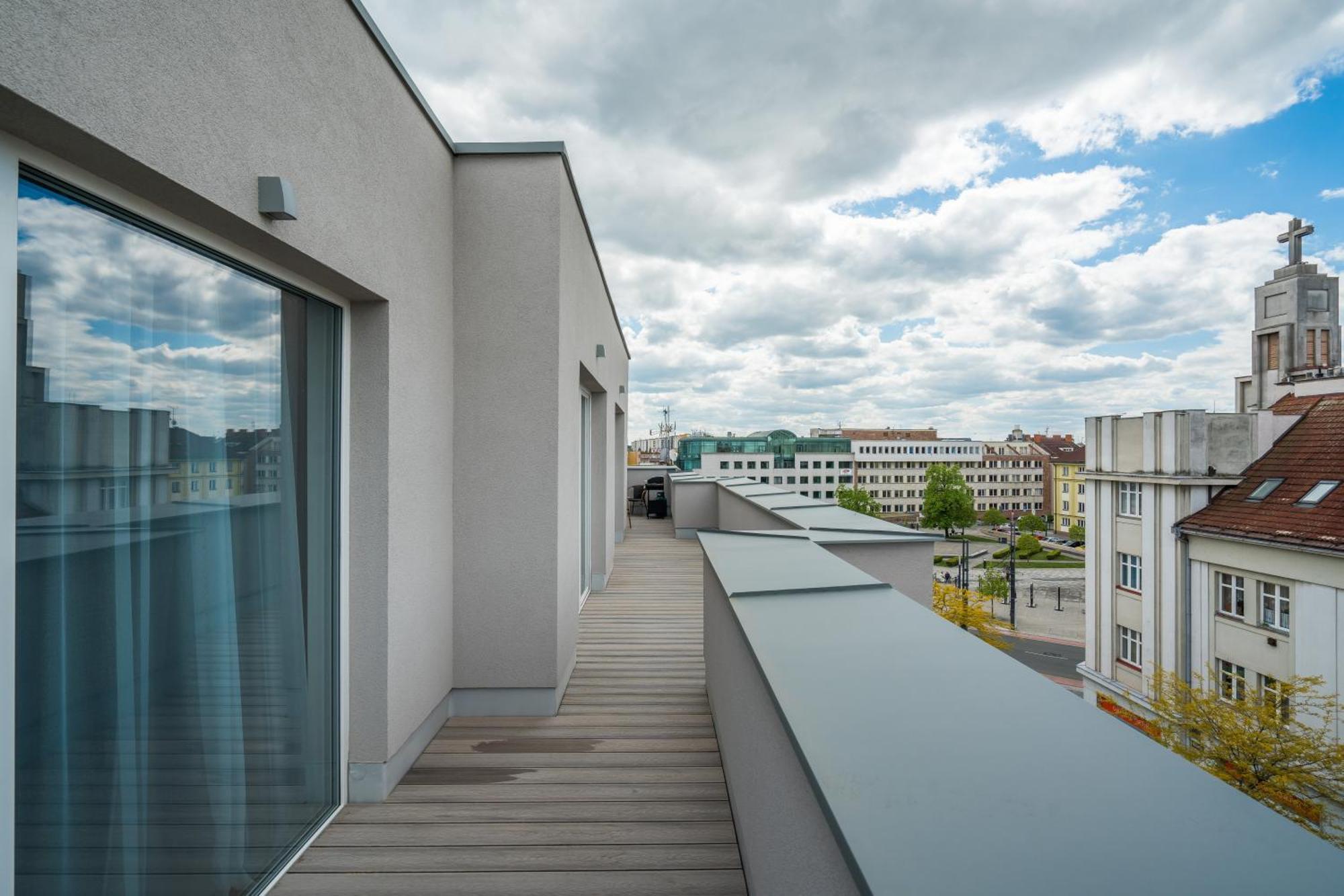 Апартаменты Perla Hradce 401 Градец-Кралове Экстерьер фото